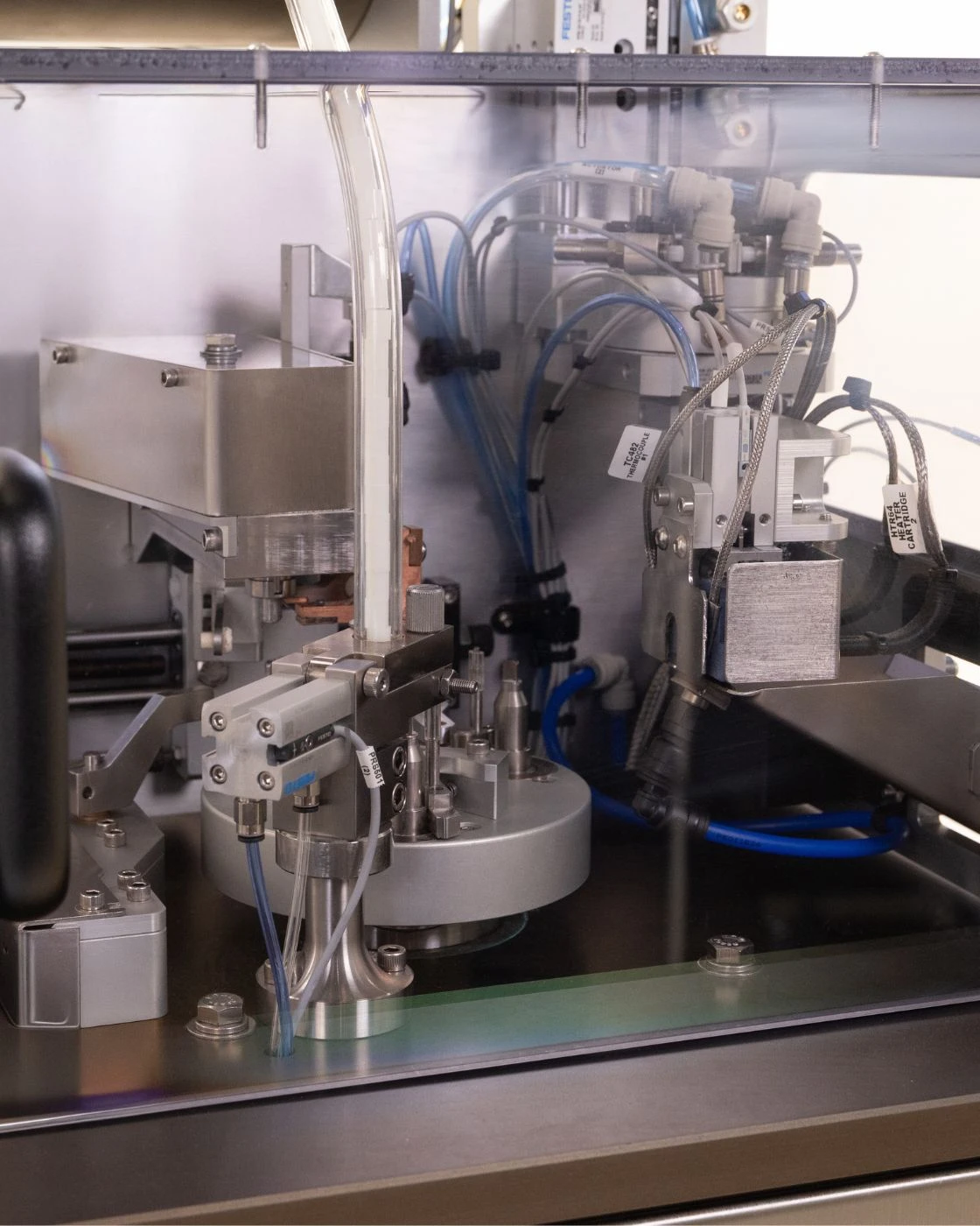 Close up shot of the FW-5050 Floss Winder main operation area.